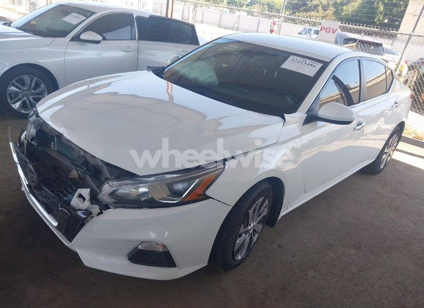 Photo 2 of 2021 Nissan Altima S FWD (VIN 1N4BL4BVXMN372296)