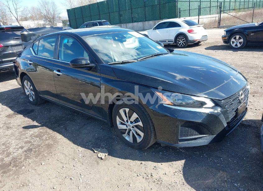 2023 Nissan Altima S FWD (VIN 1N4BL4BVXPN420528) main photo