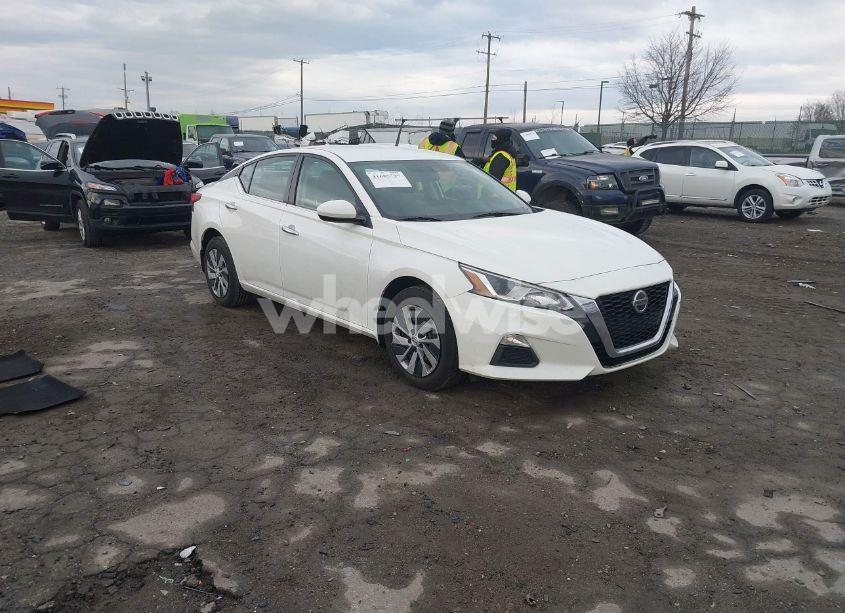 2019 Nissan Altima 2.5 S (VIN 1N4BL4BW2KC142303) main photo