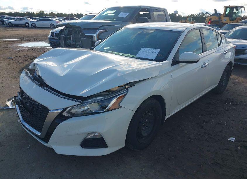 Photo 2 of 2019 Nissan Altima 2.5 S (VIN 1N4BL4BW5KC203014)