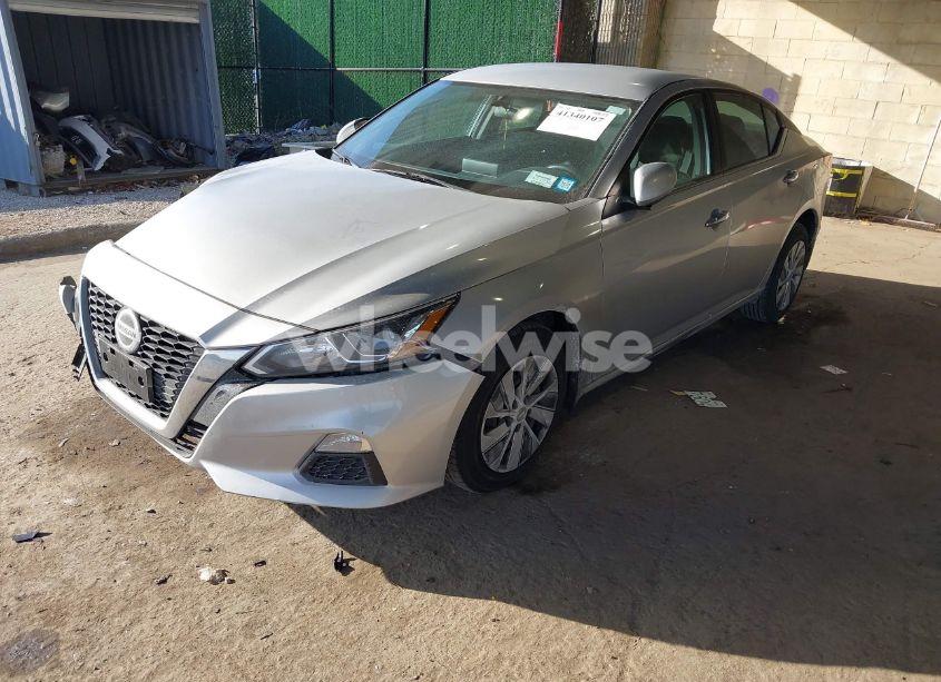 Photo 2 of 2019 Nissan Altima 2.5 S (VIN 1N4BL4BW5KC212554)
