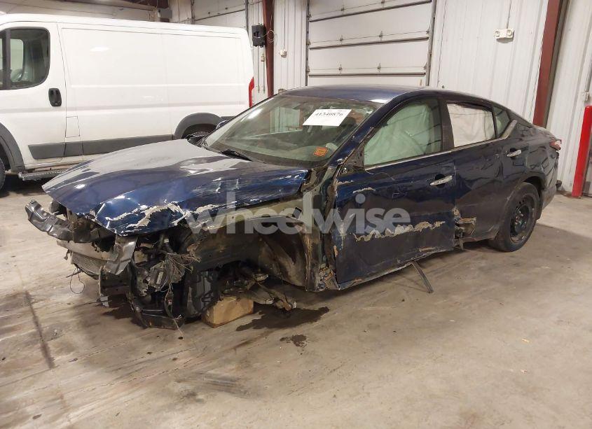 Photo 2 of 2019 Nissan Altima 2.5 S (VIN 1N4BL4BW6KC152381)