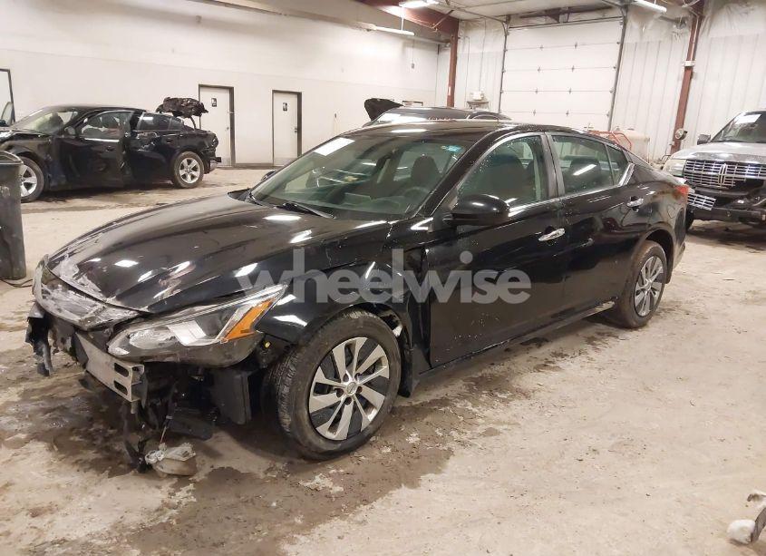 Photo 2 of 2019 Nissan Altima 2.5 S (VIN 1N4BL4BW9KC193670)