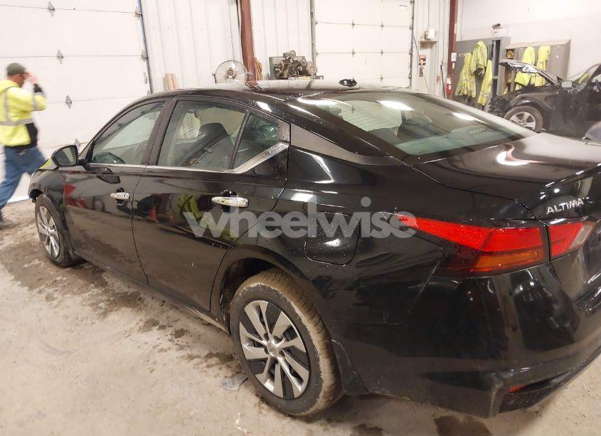 Photo 3 of 2019 Nissan Altima 2.5 S (VIN 1N4BL4BW9KC193670)