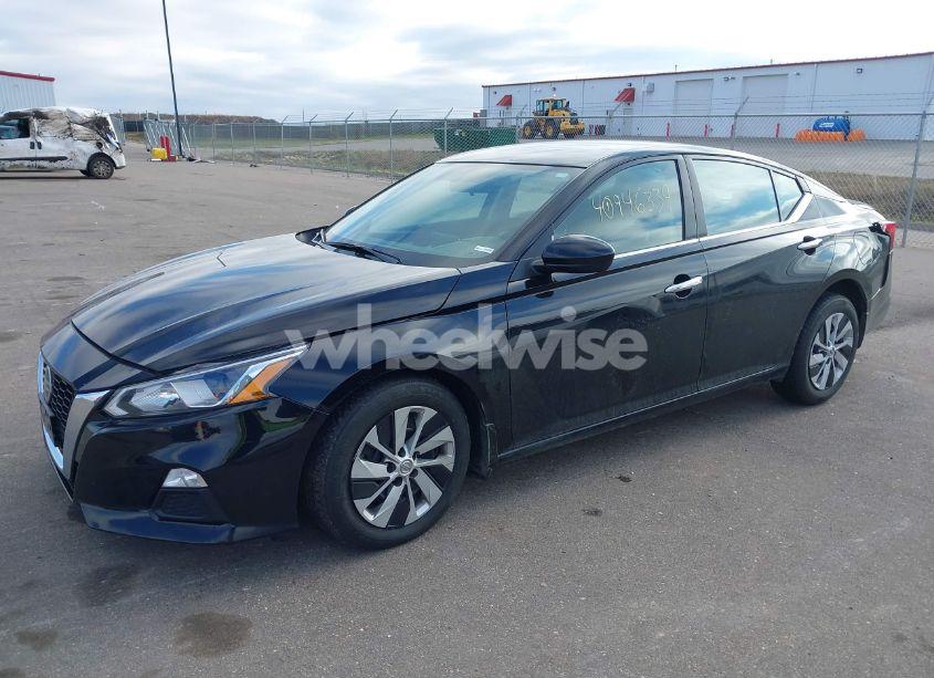 Photo 2 of 2020 Nissan Altima S INTELLIGENT AWD (VIN 1N4BL4BWXLC234065)
