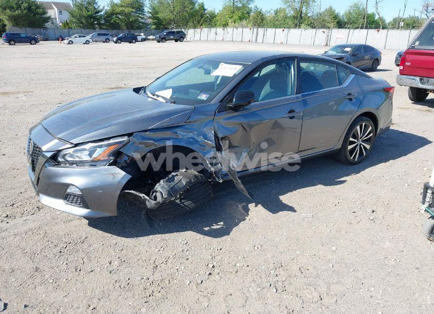Photo 2 of 2019 Nissan Altima 2.5 SR (VIN 1N4BL4CV0KC113145)