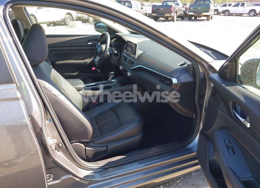 Photo 5 of 2019 Nissan Altima 2.5 SR (VIN 1N4BL4CV0KC113145)