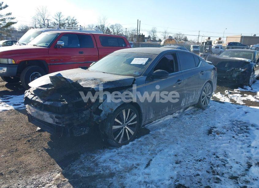 Photo 2 of 2019 Nissan Altima 2.5 SR (VIN 1N4BL4CV0KC167609)