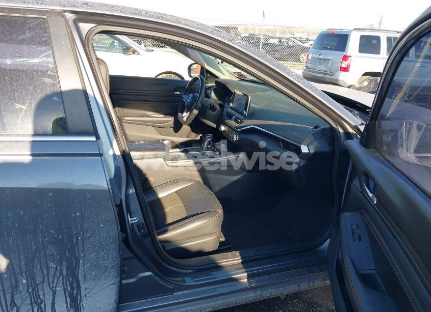 Photo 5 of 2019 Nissan Altima 2.5 SR (VIN 1N4BL4CV0KC167609)