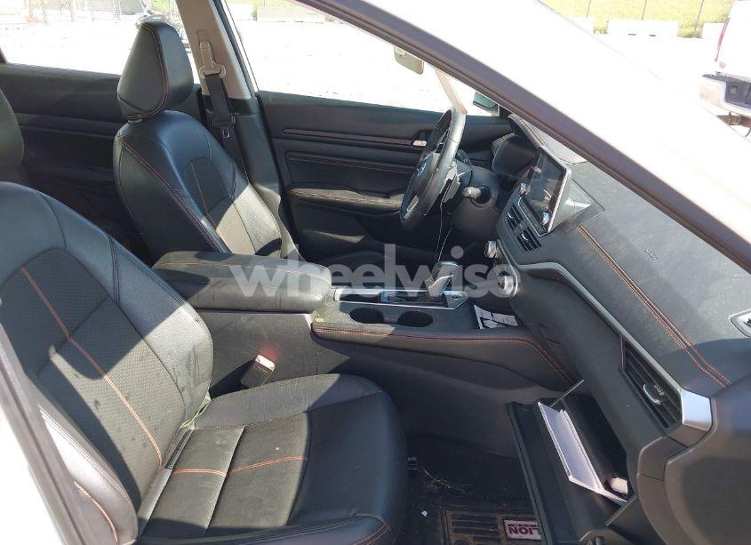 Photo 5 of 2019 Nissan Altima 2.5 SR (VIN 1N4BL4CV0KC173345)