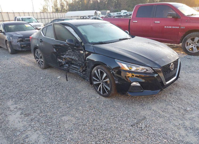 2020 Nissan Altima SR FWD (VIN 1N4BL4CV0LC142081) main photo