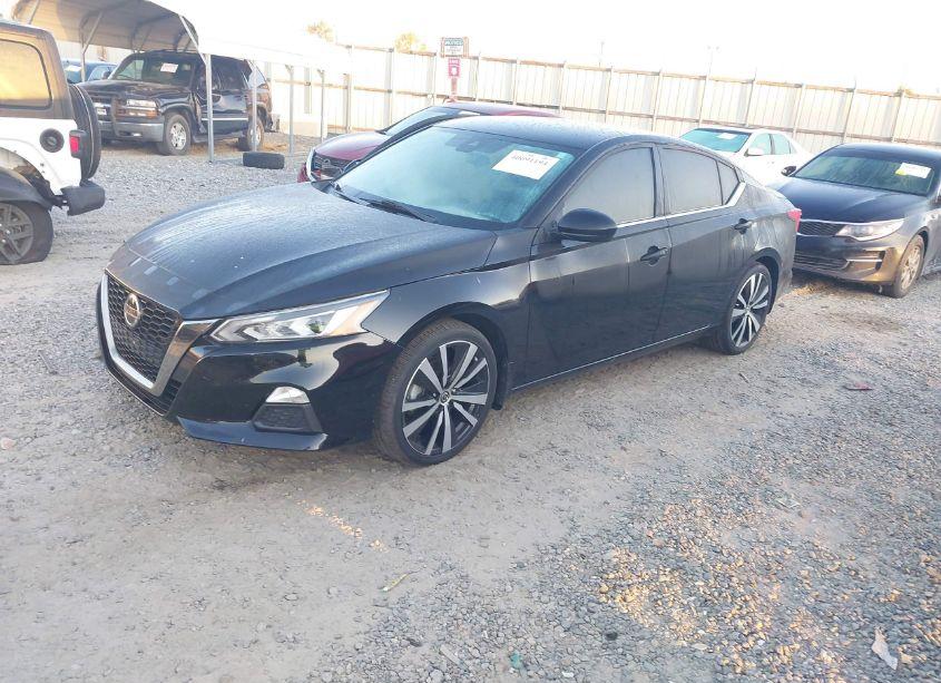 Photo 2 of 2020 Nissan Altima SR FWD (VIN 1N4BL4CV0LC142081)