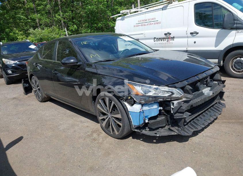 2020 Nissan Altima SR FWD (VIN 1N4BL4CV0LC252810) main photo