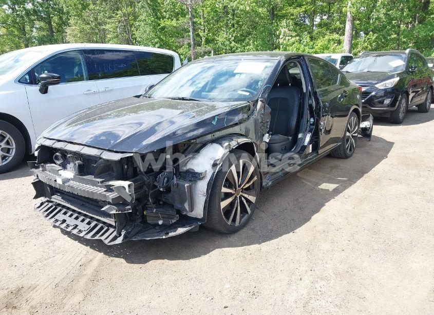 Photo 2 of 2020 Nissan Altima SR FWD (VIN 1N4BL4CV0LC252810)