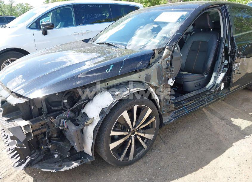 Photo 6 of 2020 Nissan Altima SR FWD (VIN 1N4BL4CV0LC252810)