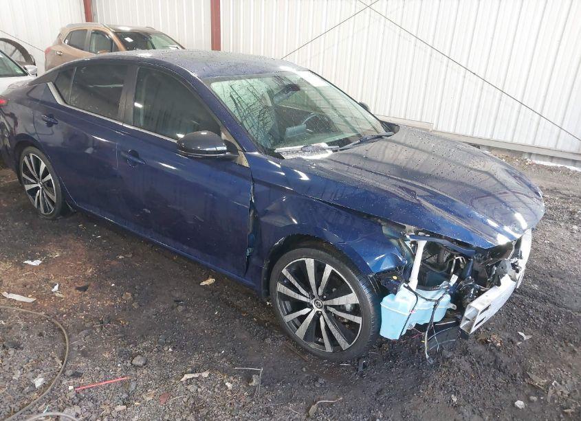 2020 Nissan Altima SR FWD (VIN 1N4BL4CV0LN311536) main photo