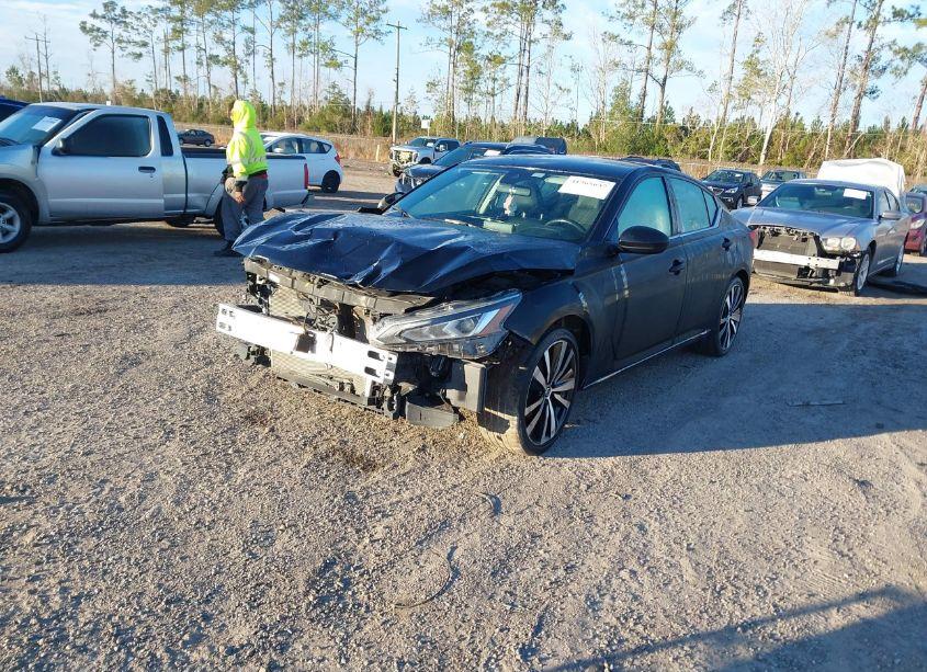 Photo 2 of 2021 Nissan Altima SR FWD (VIN 1N4BL4CV0MN308122)