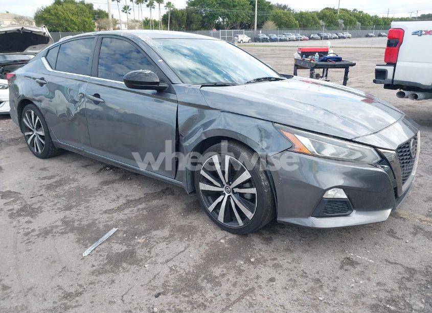 2021 Nissan Altima SR FWD (VIN 1N4BL4CV0MN331822) main photo