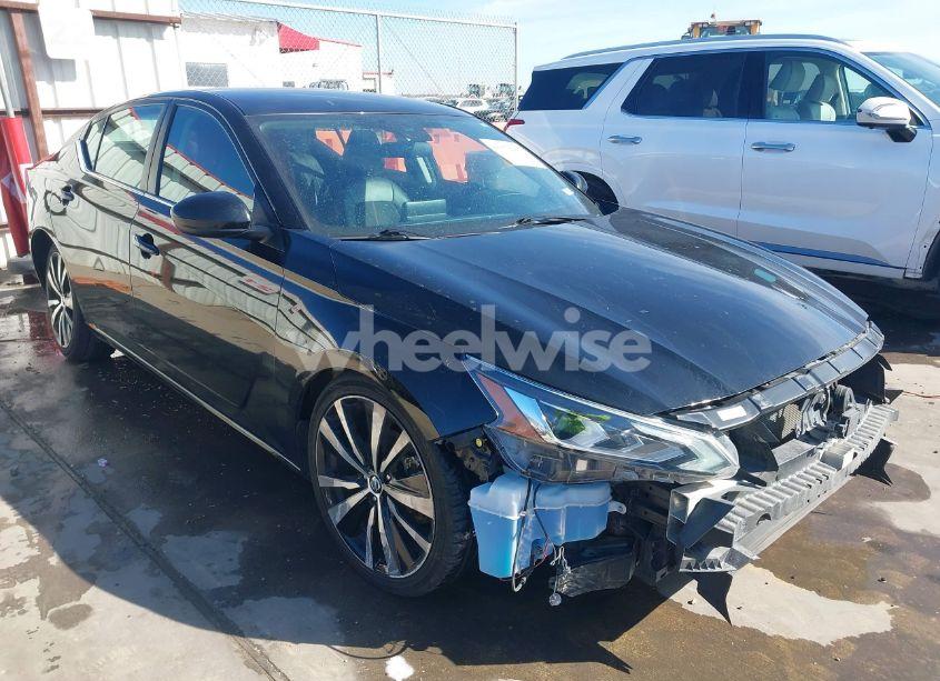 2021 Nissan Altima SR FWD (VIN 1N4BL4CV0MN416370) main photo