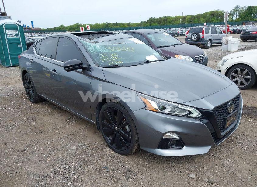 2022 Nissan Altima SR FWD (VIN 1N4BL4CV0NN301026) main photo