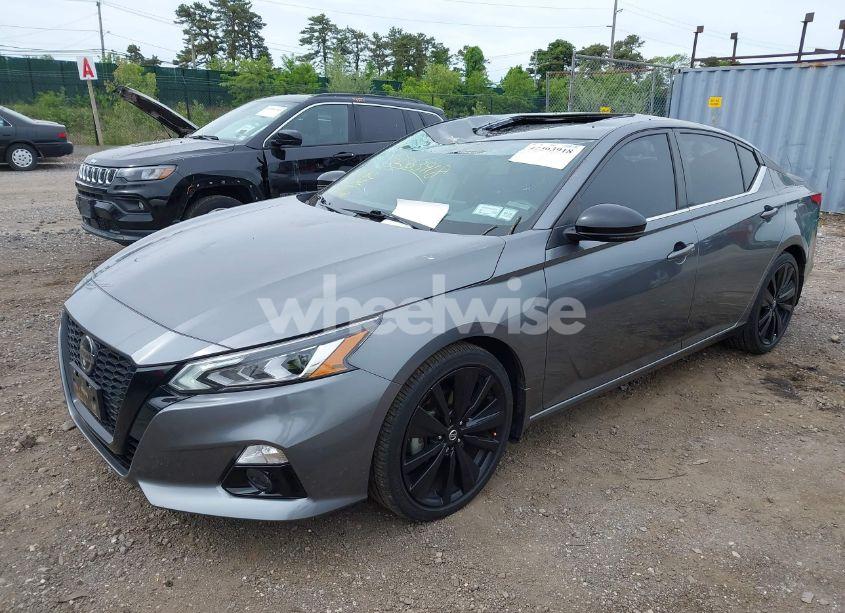 Photo 2 of 2022 Nissan Altima SR FWD (VIN 1N4BL4CV0NN301026)