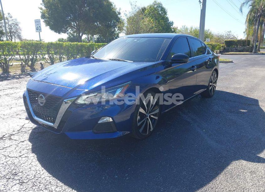 Photo 2 of 2022 Nissan Altima SR FWD (VIN 1N4BL4CV0NN306372)