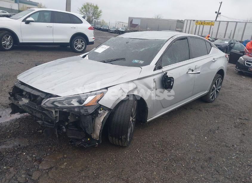 Photo 2 of 2022 Nissan Altima SR FWD (VIN 1N4BL4CV0NN308249)