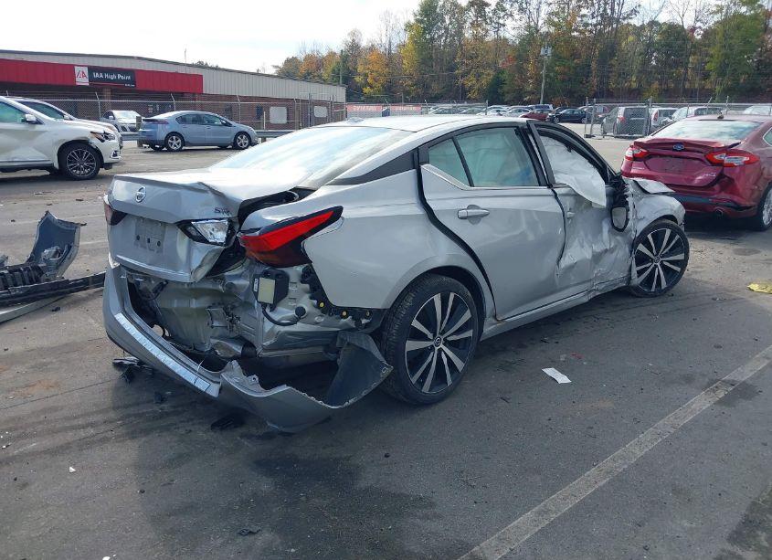 Photo 4 of 2022 Nissan Altima SR FWD (VIN 1N4BL4CV0NN320210)