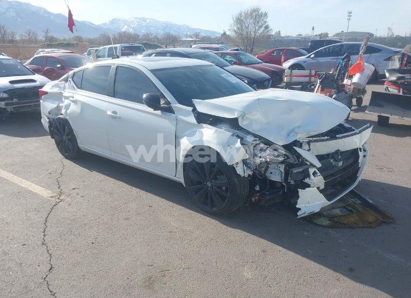 2022 Nissan Altima SR FWD (VIN 1N4BL4CV0NN321129) main photo