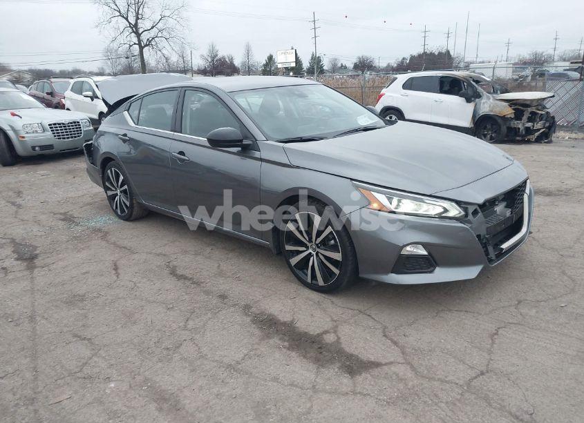 2022 Nissan Altima SR FWD (VIN 1N4BL4CV0NN322281) main photo