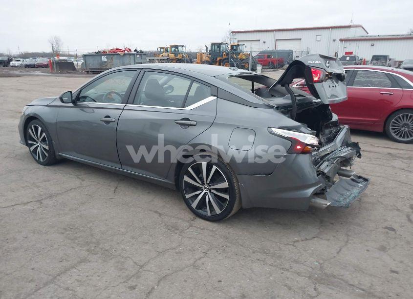 Photo 3 of 2022 Nissan Altima SR FWD (VIN 1N4BL4CV0NN322281)