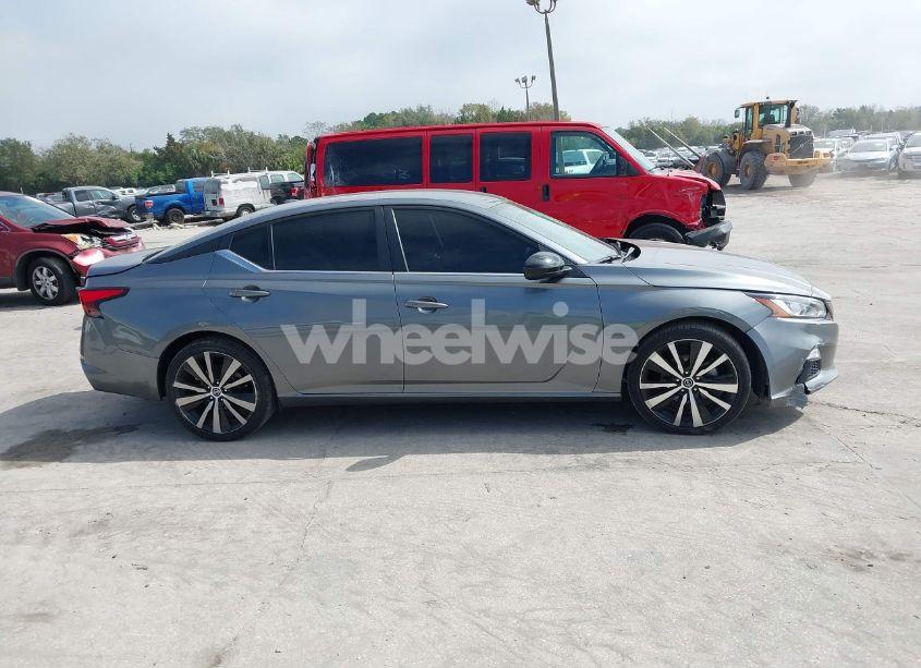 Photo 13 of 2022 Nissan Altima SR FWD (VIN 1N4BL4CV0NN347729)