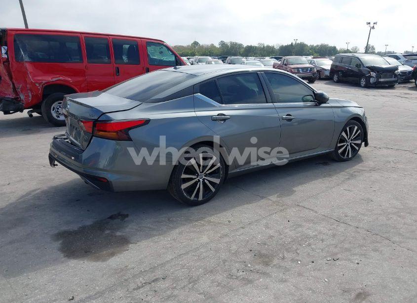Photo 4 of 2022 Nissan Altima SR FWD (VIN 1N4BL4CV0NN347729)