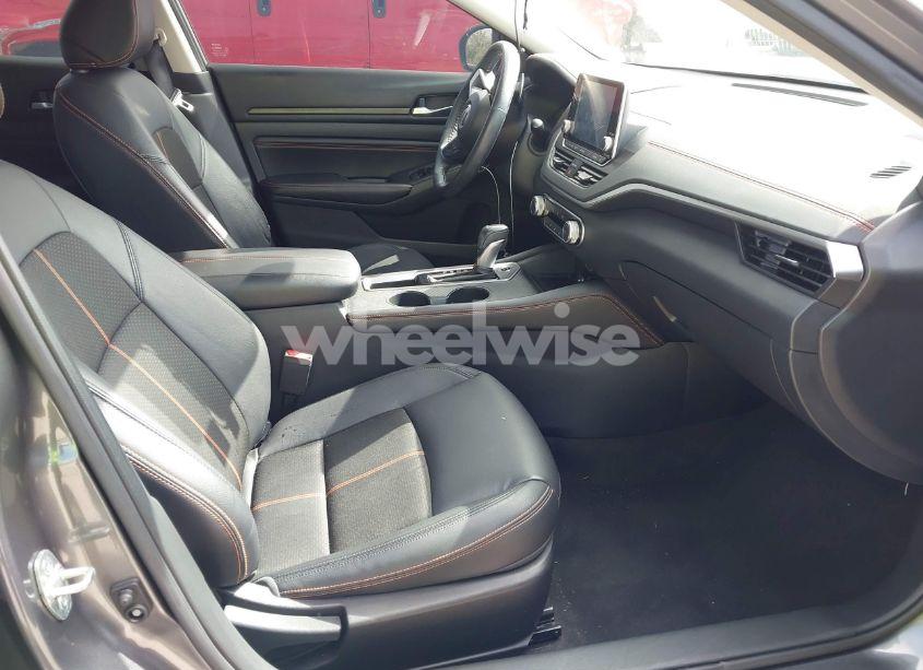 Photo 5 of 2022 Nissan Altima SR FWD (VIN 1N4BL4CV0NN347729)