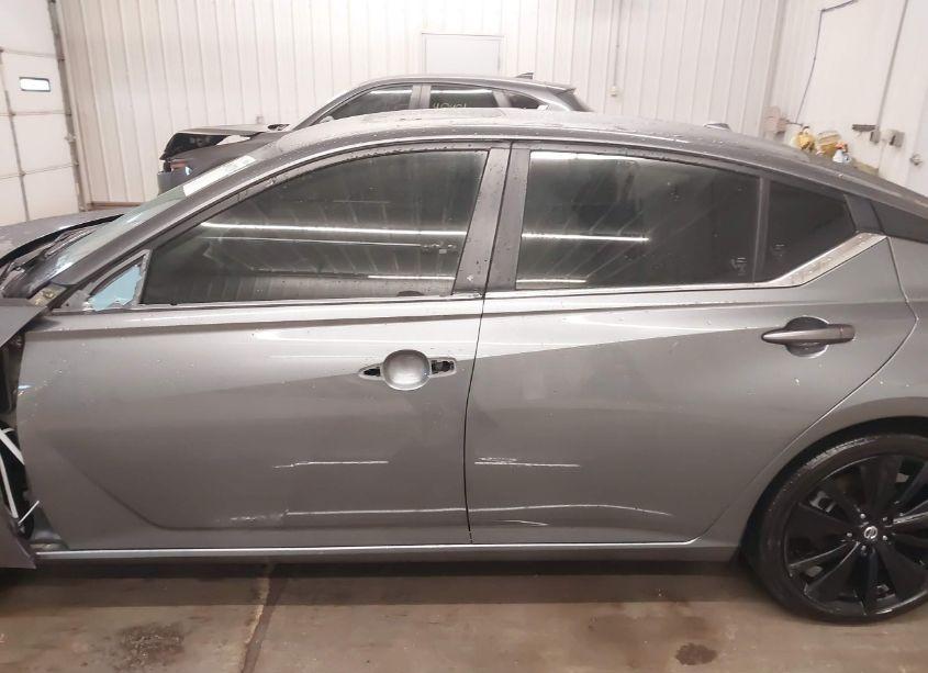 Photo 14 of 2022 Nissan Altima SR FWD (VIN 1N4BL4CV0NN359587)