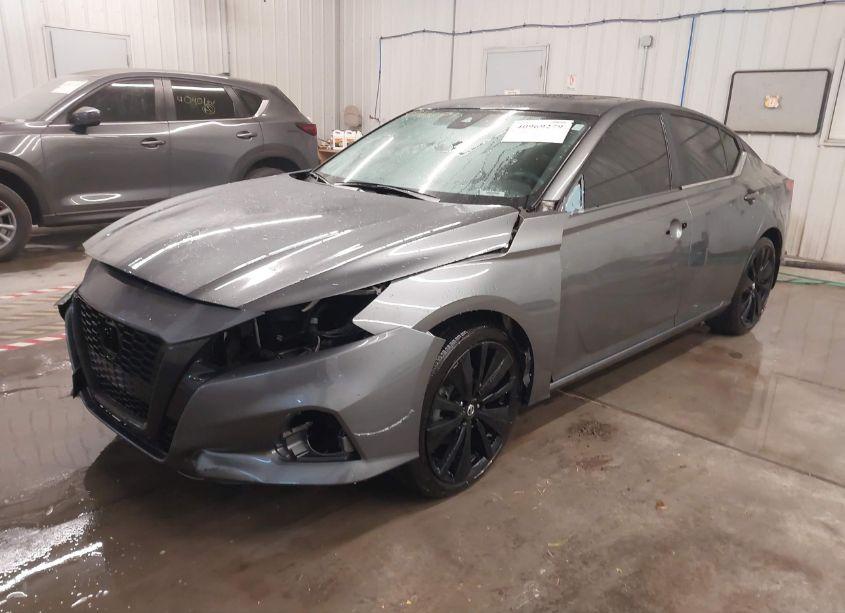 Photo 2 of 2022 Nissan Altima SR FWD (VIN 1N4BL4CV0NN359587)