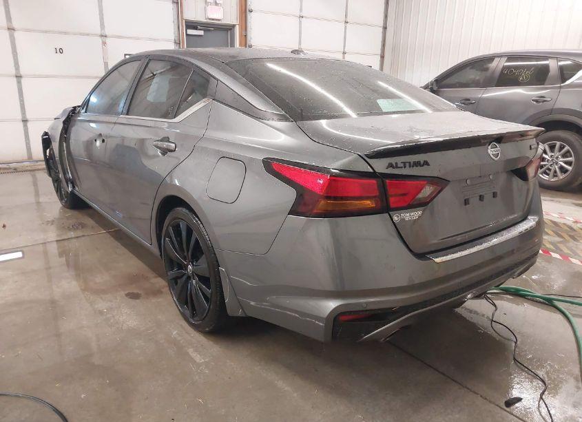 Photo 3 of 2022 Nissan Altima SR FWD (VIN 1N4BL4CV0NN359587)