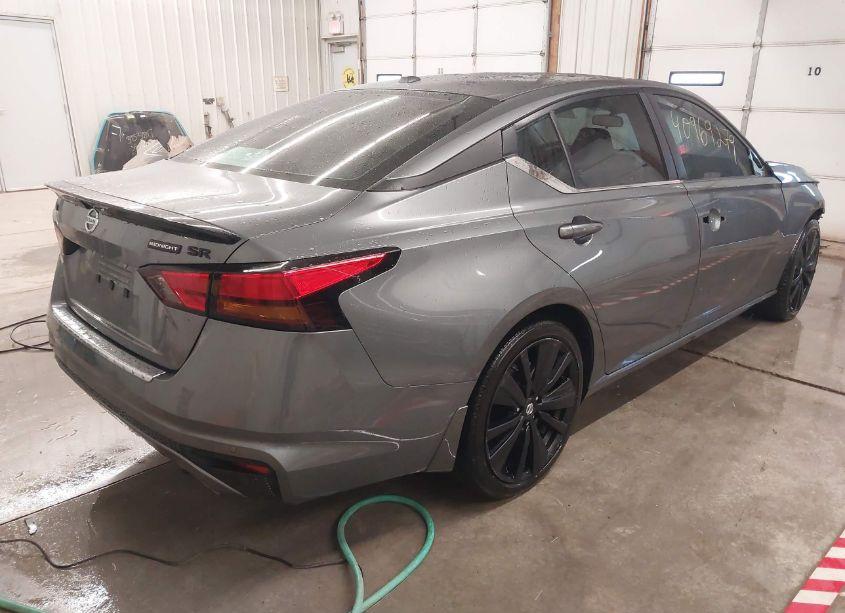 Photo 4 of 2022 Nissan Altima SR FWD (VIN 1N4BL4CV0NN359587)