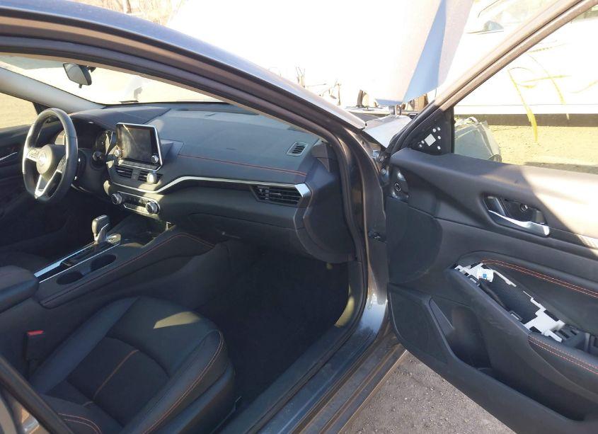 Photo 5 of 2022 Nissan Altima SR FWD (VIN 1N4BL4CV0NN359587)