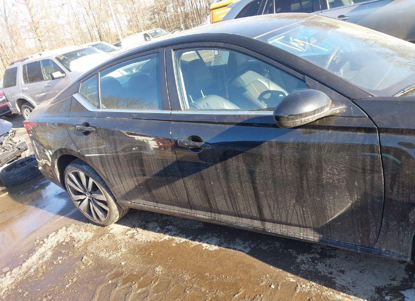 Photo 13 of 2022 Nissan Altima SR FWD (VIN 1N4BL4CV0NN400123)