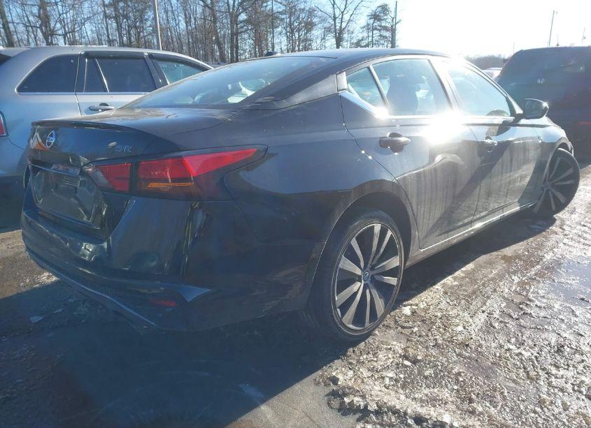 Photo 4 of 2022 Nissan Altima SR FWD (VIN 1N4BL4CV0NN400123)