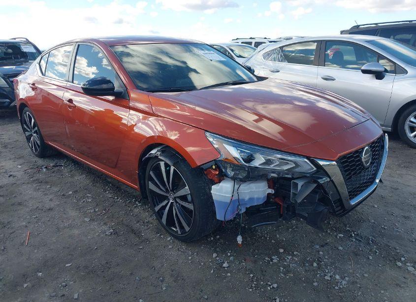 2022 Nissan Altima SR FWD (VIN 1N4BL4CV0NN419111) main photo