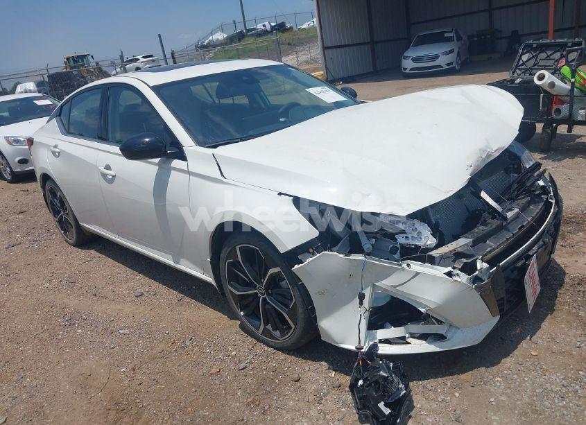 Photo 18 of 2023 Nissan Altima SR FWD (VIN 1N4BL4CV0PN306634)