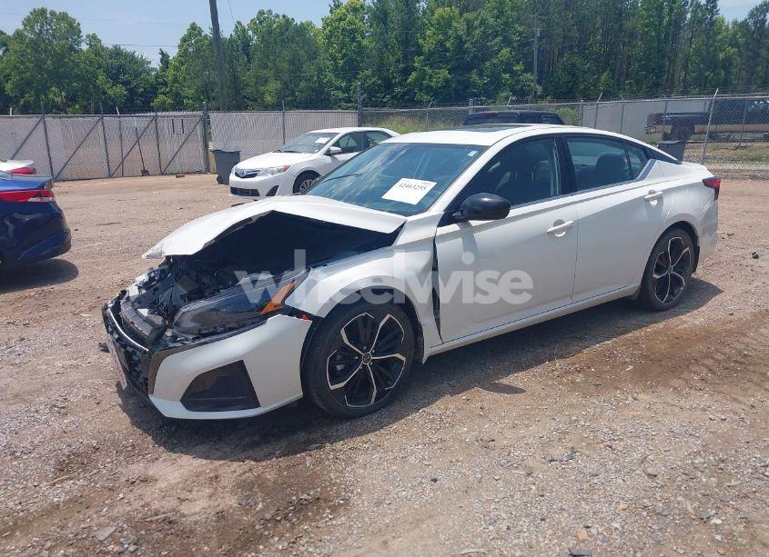 Photo 2 of 2023 Nissan Altima SR FWD (VIN 1N4BL4CV0PN306634)