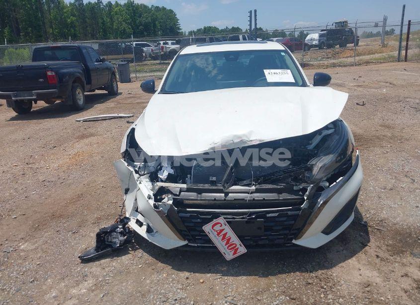 Photo 6 of 2023 Nissan Altima SR FWD (VIN 1N4BL4CV0PN306634)