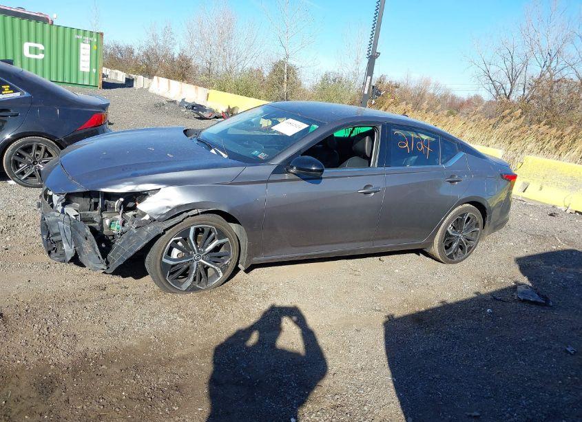 Photo 15 of 2023 Nissan Altima SR FWD (VIN 1N4BL4CV0PN375095)