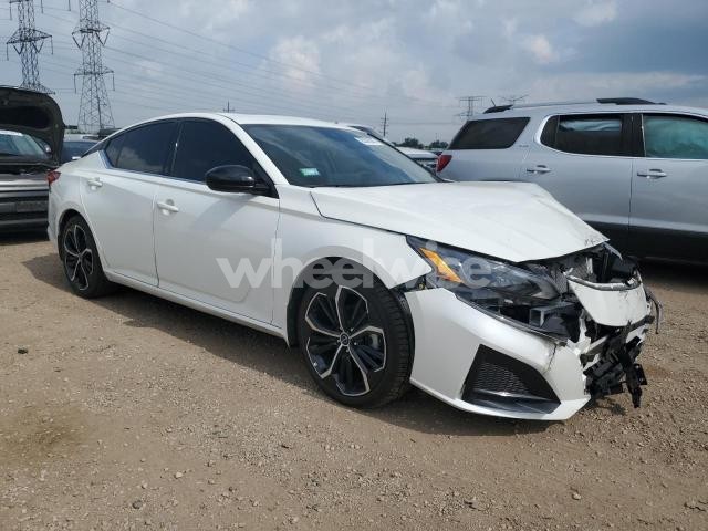 Photo 4 of 2023 NISSAN ALTIMA SR (VIN 1N4BL4CV0PN398232)