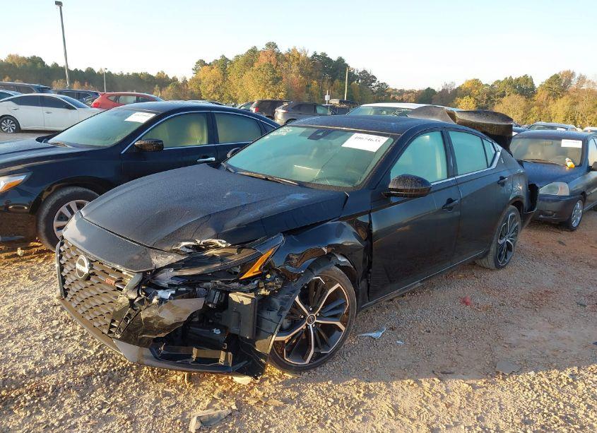 Photo 2 of 2023 Nissan Altima SR FWD (VIN 1N4BL4CV0PN400996)