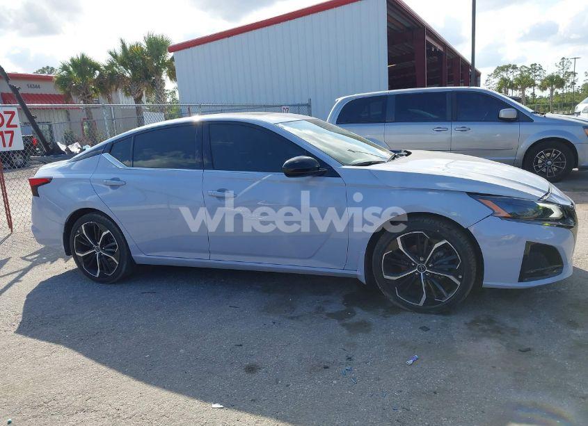 Photo 14 of 2024 Nissan Altima SR FWD (VIN 1N4BL4CV0RN313537)