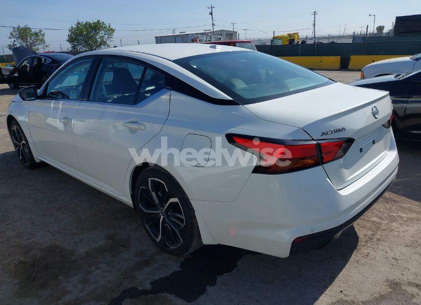 Photo 3 of 2024 Nissan Altima SR FWD (VIN 1N4BL4CV0RN313828)